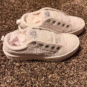 Roxy Sheilahh slip on tennis shoes white lace